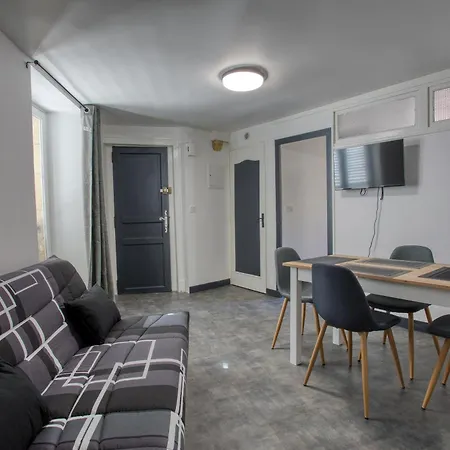 2 Pieces, Centre Historique, Climatise, 