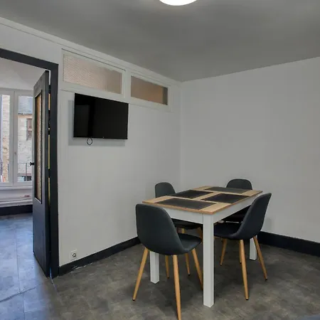 شقة 2 Pieces, Centre Historique, Climatise, Eperia