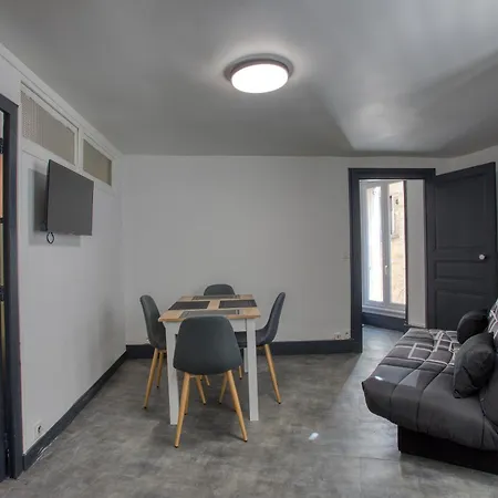 2 Pieces, Centre Historique, Climatise, 