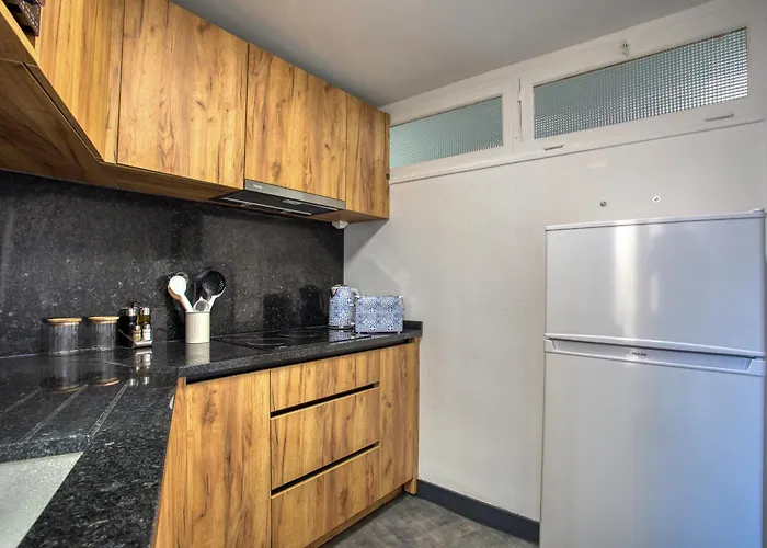 Apartment 2 Pieces, Centre Historique, Climatise, 