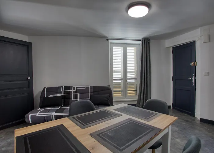 2 Pieces, Centre Historique, Climatise, 